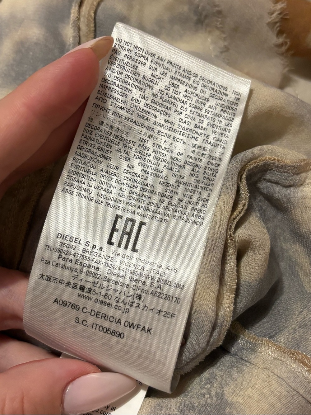 Diesel SS23 Runaway Silk Camo Top - Picture 6 of 8